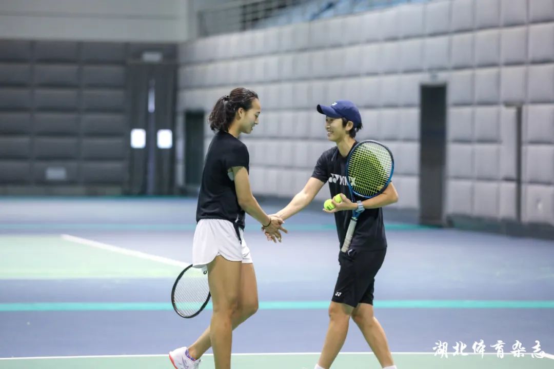 球员被冰刀 球员被冰刀